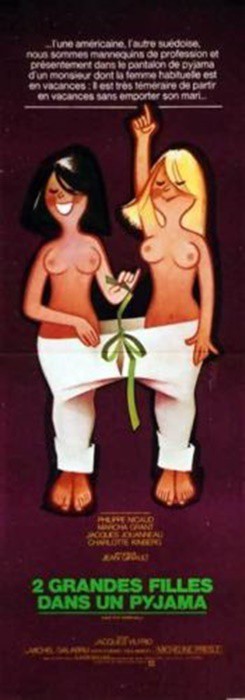 2 grandes filles dans un pyjama 29x78